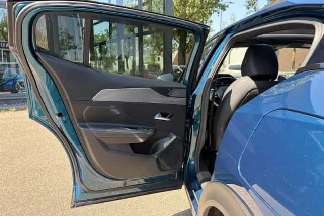 Peugeot 408 (2023) thumbnail 6