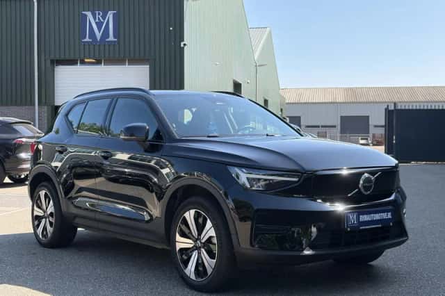 Volvo XC40 (2023) thumbnail 3