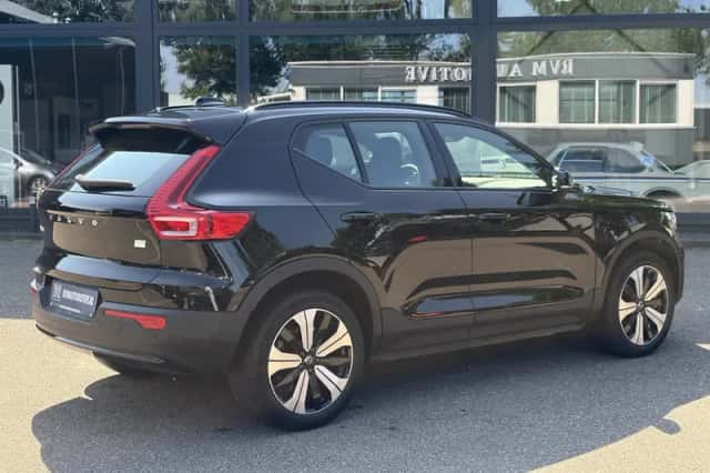 Volvo XC40 (2023) thumbnail 4