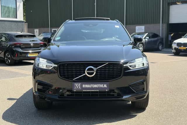 Volvo XC60 (2021) thumbnail 2
