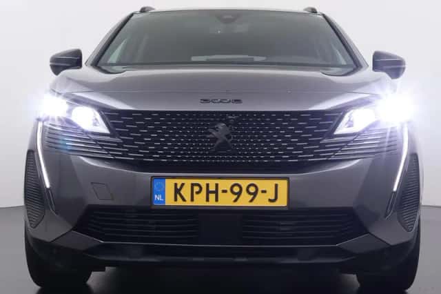 Peugeot 3008 (2023) thumbnail 4