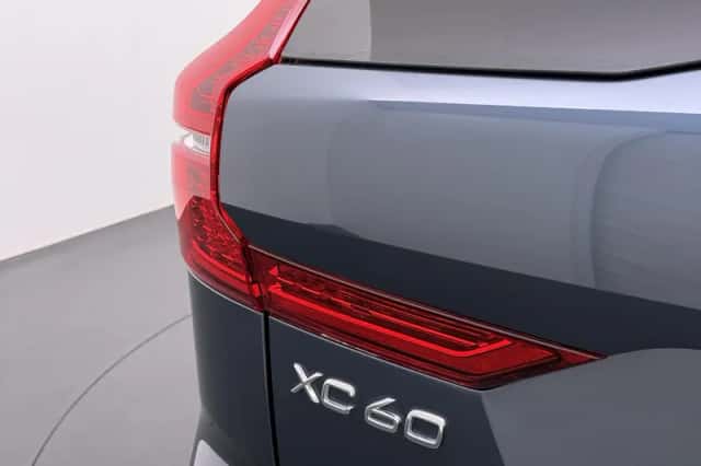 Volvo XC60 (2023) thumbnail 2