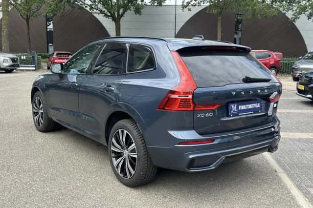 Volvo XC60 (2023) thumbnail 5