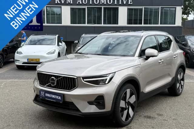 Volvo XC40 (2023) thumbnail 1