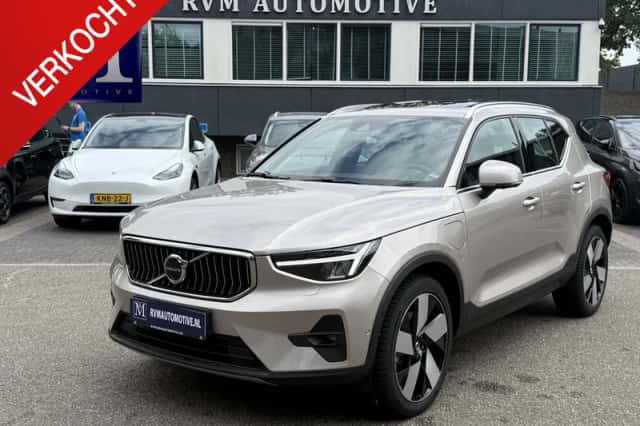 Volvo XC40 (2023) thumbnail 1