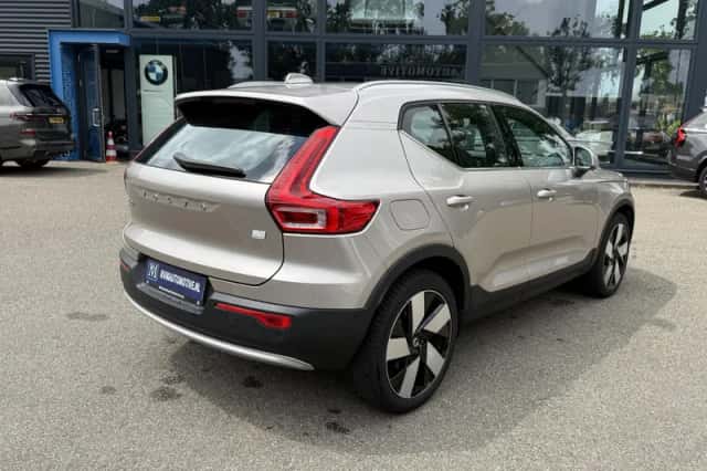 Volvo XC40 (2023) thumbnail 5