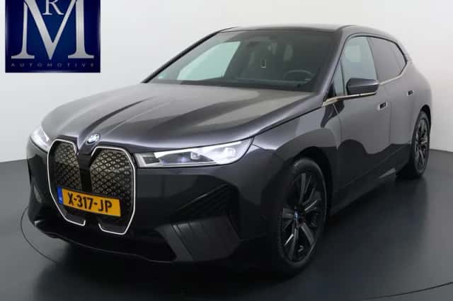 BMW iX (2023) thumbnail 1