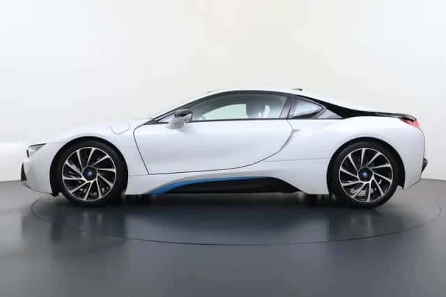 BMW I8 (2015) thumbnail 5