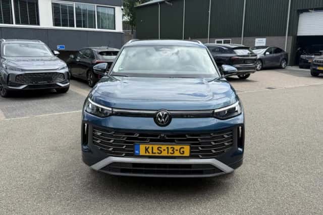 Volkswagen Tayron (2025) thumbnail 2