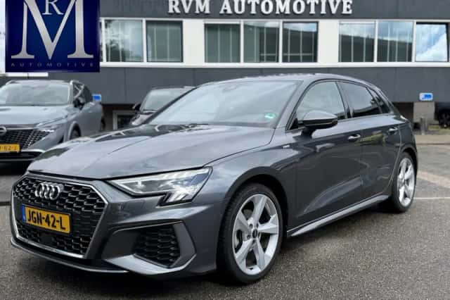 Audi A3 (2024) thumbnail 1