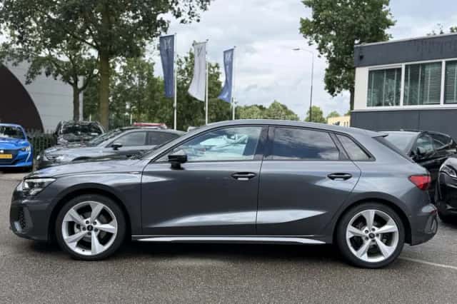 Audi A3 (2024) thumbnail 2