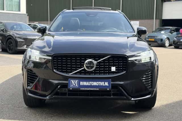 Volvo XC60 (2023) thumbnail 2