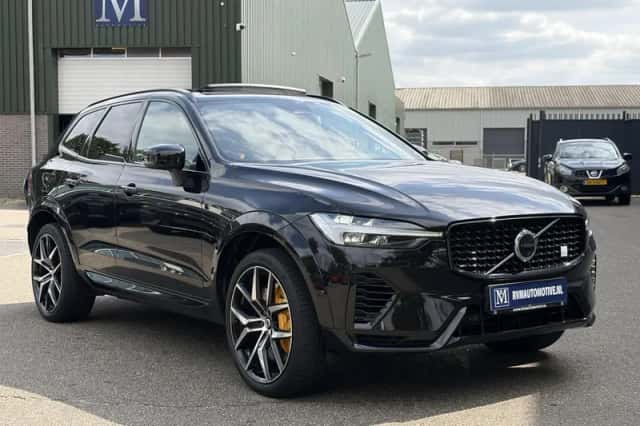 Volvo XC60 (2023) thumbnail 3
