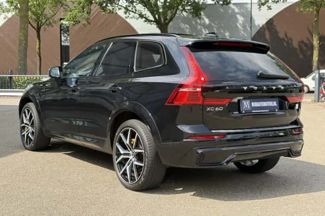 Volvo XC60 (2023) thumbnail 4
