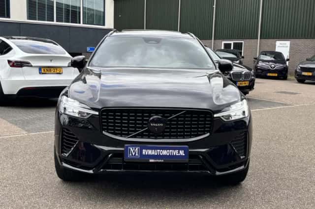 Volvo XC60 (2024) thumbnail 2