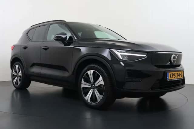 Volvo XC40 (2023) thumbnail 2
