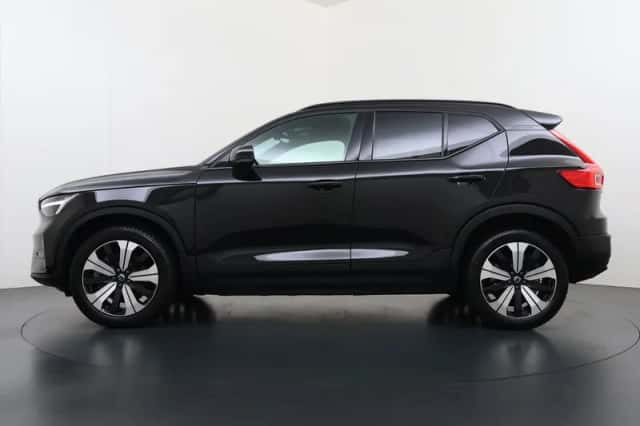 Volvo XC40 (2023) thumbnail 4