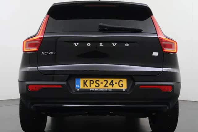 Volvo XC40 (2023) thumbnail 6