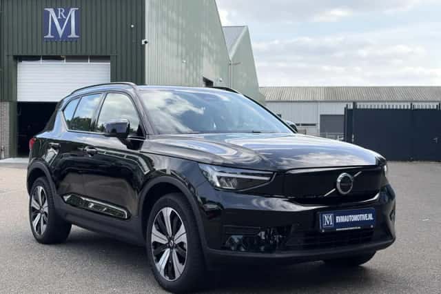 Volvo XC40 (2023) thumbnail 4