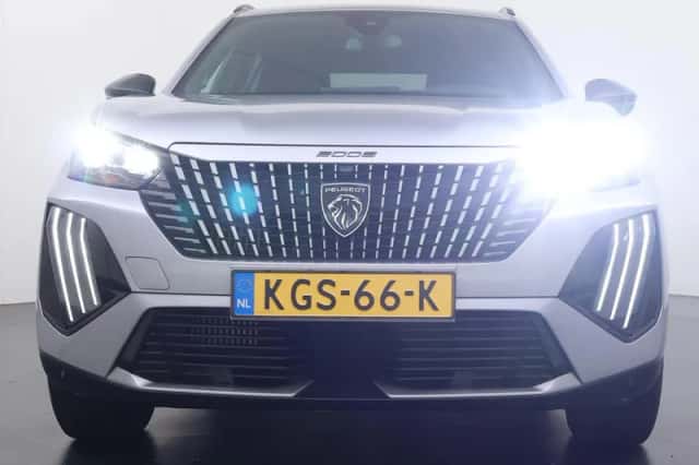 Peugeot 2008 (2025) thumbnail 4