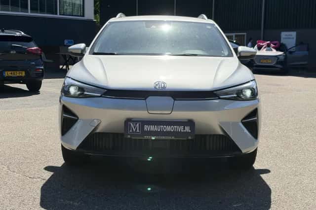 MG MG5 (2023) thumbnail 3