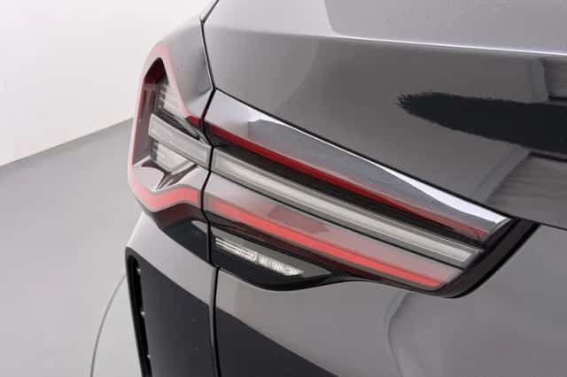 BMW iX3 (2022) thumbnail 2