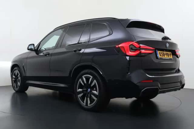 BMW iX3 (2022) thumbnail 6