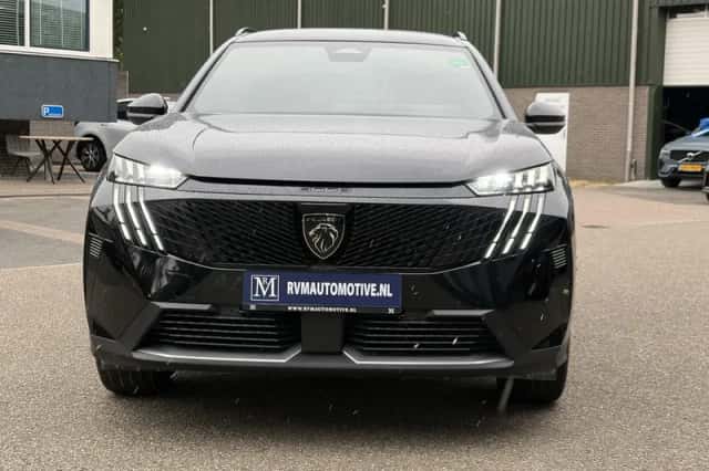 Peugeot 5008 (2025) thumbnail 2