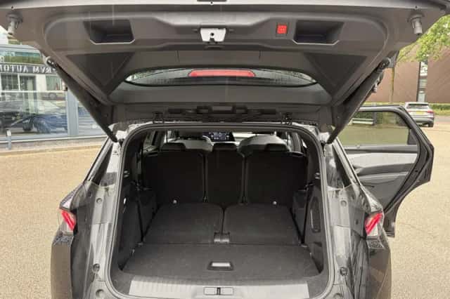 Peugeot 5008 (2025) thumbnail 6