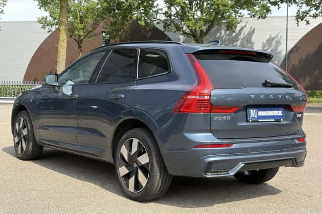 Volvo XC60 (2025) thumbnail 4