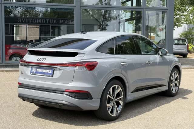Audi Q4 (2024) thumbnail 4