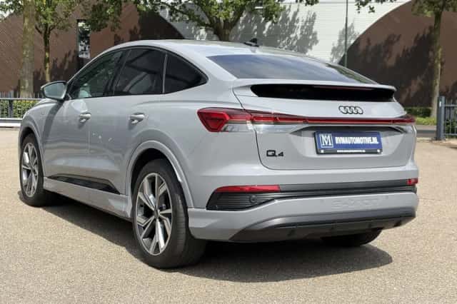 Audi Q4 (2024) thumbnail 5