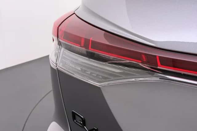 Audi Q4 (2024) thumbnail 2
