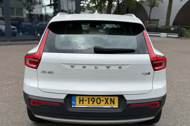 Volvo XC40 (2020) thumbnail 4