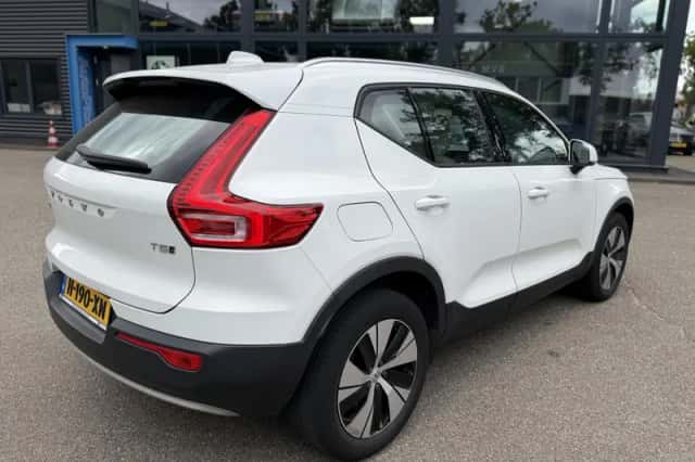 Volvo XC40 (2020) thumbnail 5