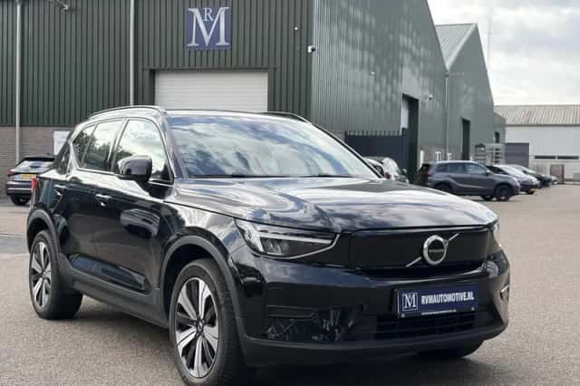 Volvo XC40 (2023) thumbnail 3