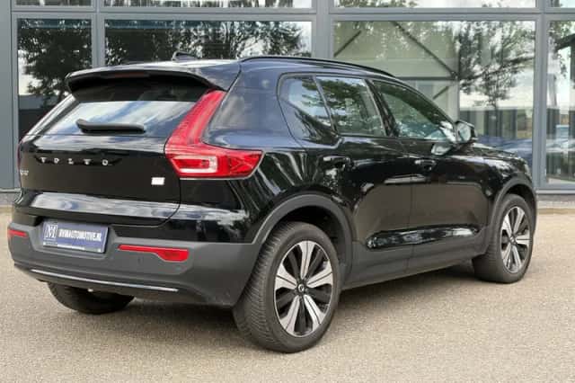 Volvo XC40 (2023) thumbnail 4