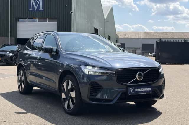 Volvo XC60 (2025) thumbnail 3