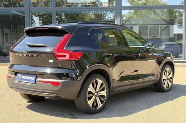 Volvo XC40 (2023) thumbnail 4