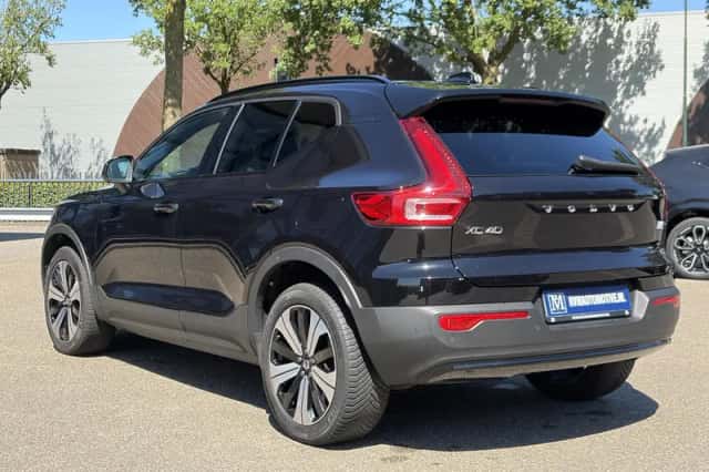 Volvo XC40 (2023) thumbnail 5