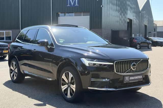Volvo XC60 (2024) thumbnail 3
