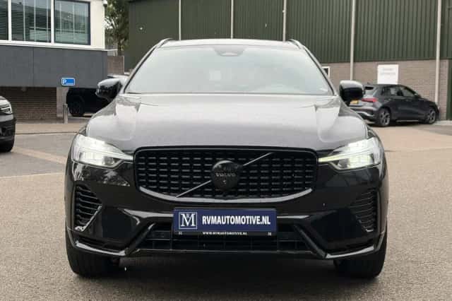 Volvo XC60 (2024) thumbnail 2