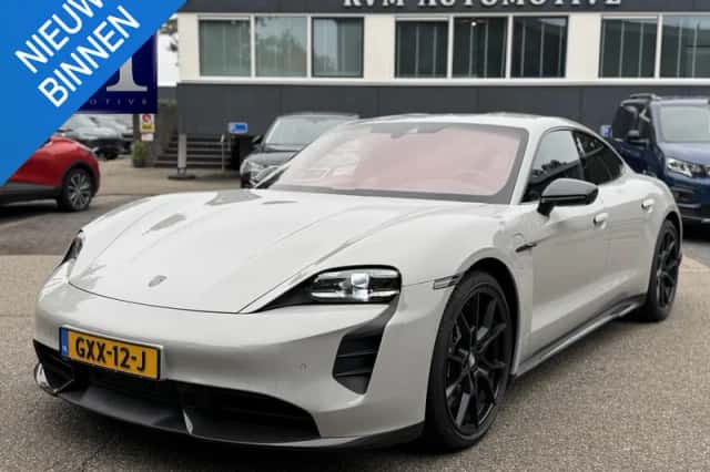 Porsche Taycan (2022) thumbnail 1
