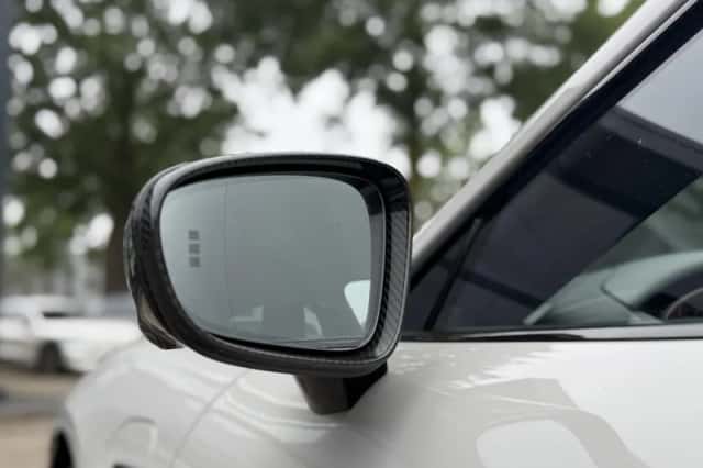 Porsche Taycan (2022) thumbnail 5