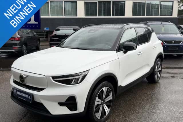 Volvo XC40 (2023) thumbnail 1