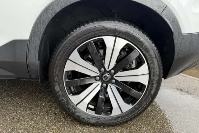 Volvo XC40 (2023) thumbnail 3