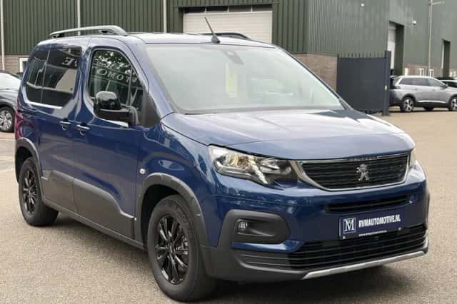 Peugeot E-Rifter (2023) thumbnail 3