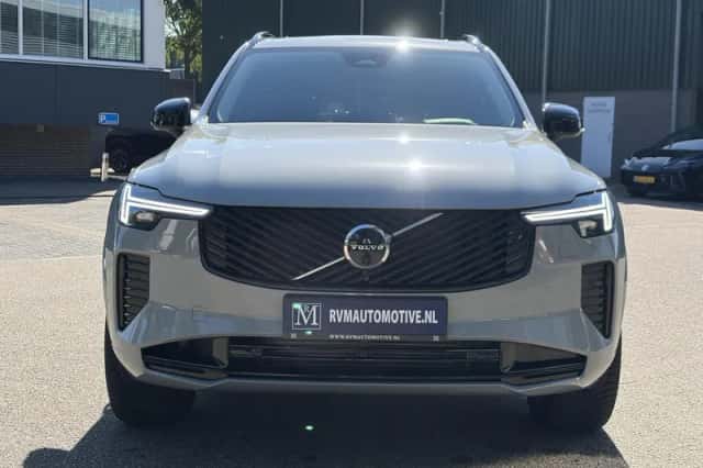 Volvo XC90 (2025) thumbnail 2