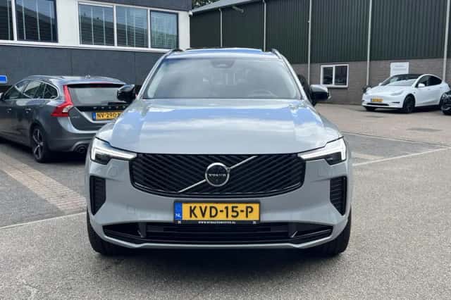 Volvo XC90 (2025) thumbnail 2