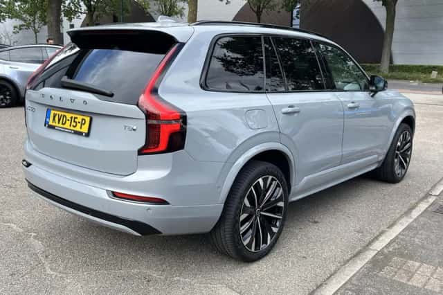 Volvo XC90 (2025) thumbnail 4